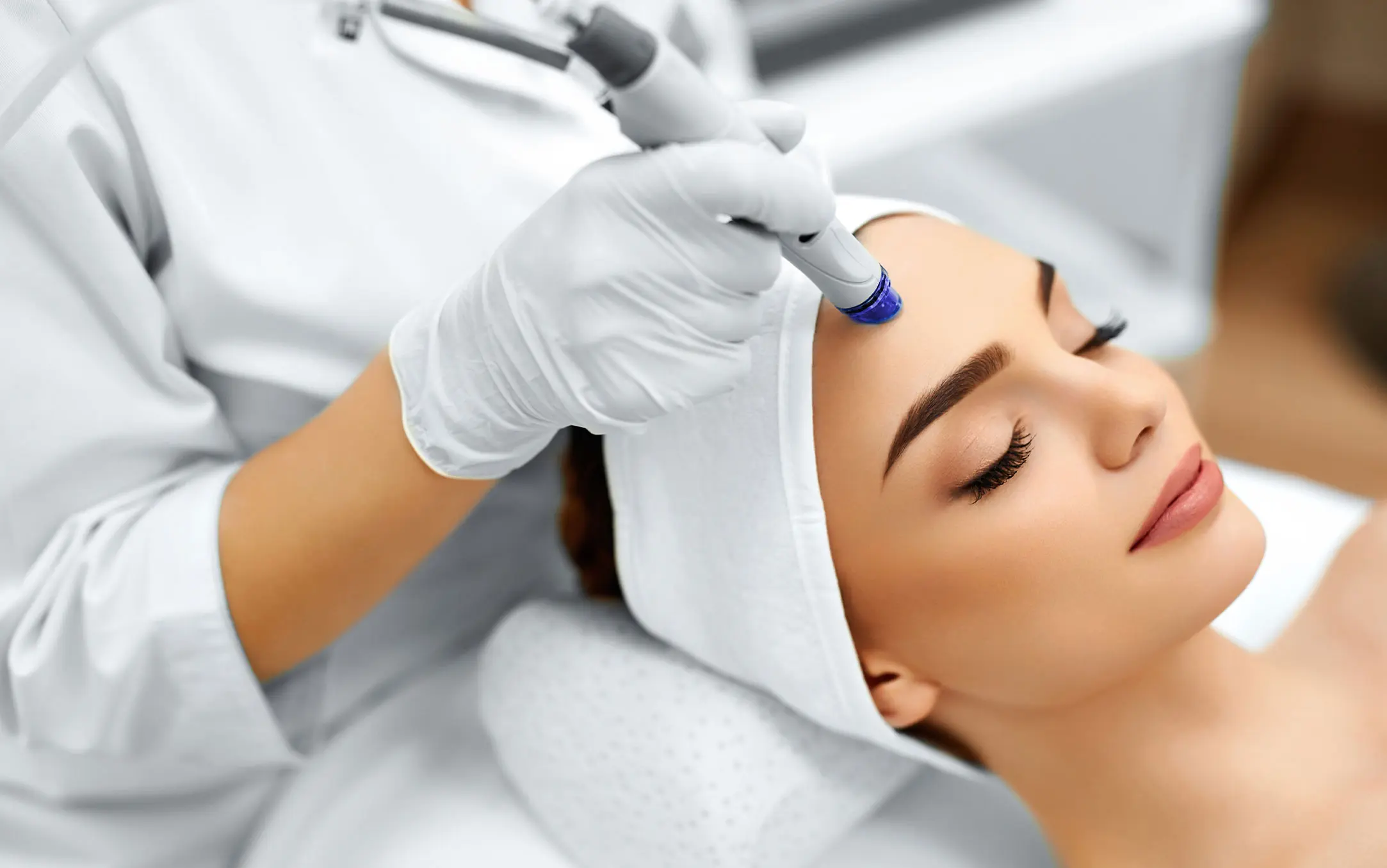 What Is Collagen Lift Therapy and How Can It Help Ageing, Loose Skin Barking?